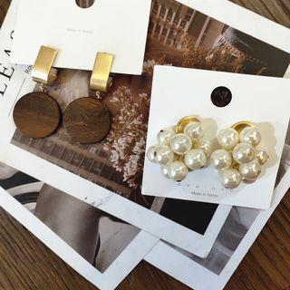 Faux Pearl Earring / Disc Dangle Earring