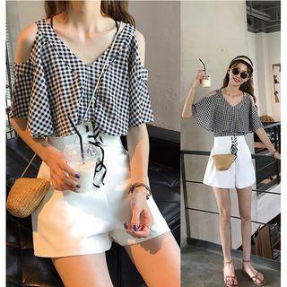 Plaid Short-sleeve Blouse / Wide Leg Shorts