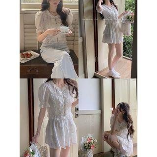 Puff-sleeve Ruffled Lace Cropped Blouse