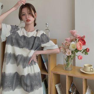 Short-sleeve Tie-dyed Loose-fit Dress As Figure - One Size