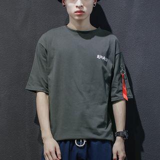 Dropped-shoulder Zip-detail Lettering T-shirt
