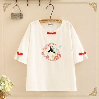 Short-sleeve Embroidered Frog-buttoned T-shirt