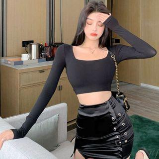 Long-sleeve Square-neck Plain Cropped T-shirt