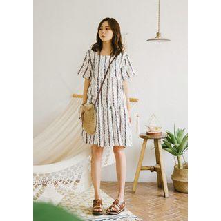 Short-sleeve Patterned Tiered Dress