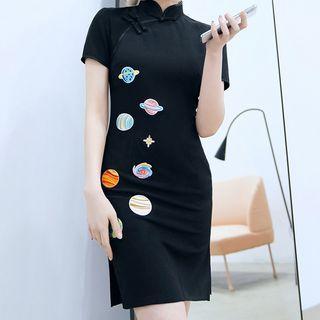 Short-sleeve Planet Embroidered Qipao