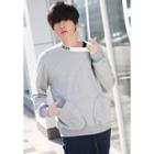 Pocket-trim Round-neck T-shirt