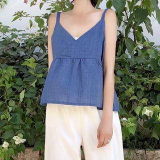 Spaghetti Strap Top / Straight-fit Cropped Pants