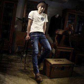 Short-sleeve Logo-patch Printed T-shirt