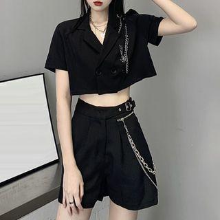 Short-sleeve Cropped Blouse / Chain Brooch / Plain Shorts / Chain Waist / Set