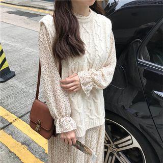 Long-sleeve Floral Print Midi Pleated Dress / Cable-knit Vest