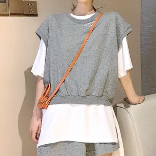 Set:lettering Print Crewneck Short-sleeve Top + Shorts / Plain Crewneck Short-sleeve Top