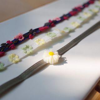 Yarn Flower Choker