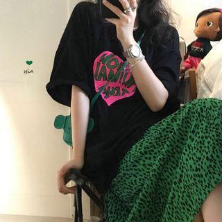 Short-sleeve Lettering T-shirt / Leopard Midi Skirt
