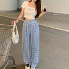 Short-sleeve Lettering T-shirt / Straight Leg Pants