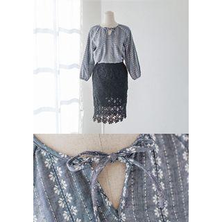 Tie-neck Puff-sleeve Pattern Top