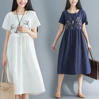 Short-sleeve Floral Embroidery A-line Midi Dress