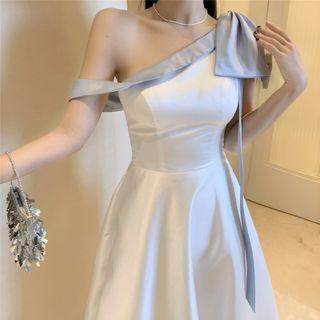 Bow-accent One-shoulder Slim-fit Dress