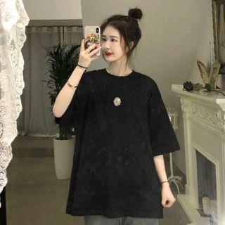 Daisy Embroidered Short-sleeve Round Neck T-shirt