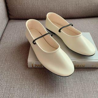 Oval-toe Banded Ballet Flats