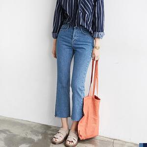 Boot-cut Cropped Jeans
