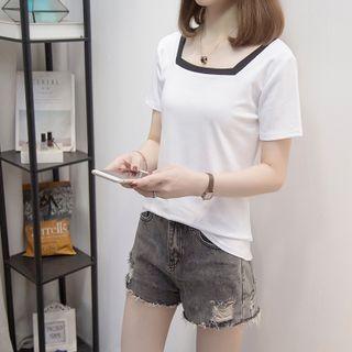 Square-neck Contrast Trim T-shirt