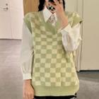 V-neck Checkerboard Knit Vest Green - One Size