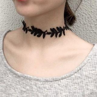 Leaf Choker As Shown In Figure - One Size