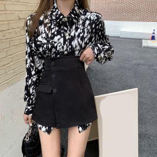 Print Shirt / High-waist Mini Skirt