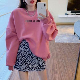 Lettering Sweatshirt / Leopard A-line Skirt