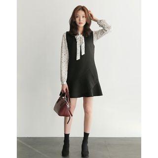 V-neck Ruffle-hem Dress (2 Designs)