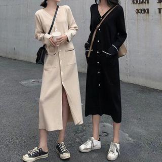 Long Sleeve V-neck Buttoned Knit Dress