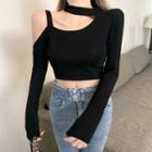 Asymmetrical Cold-shoulder Cropped T-shirt Black - One Size