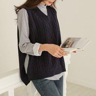 V-neck Deep-slit Cable-knit Vest