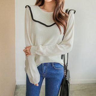 Contrast-piping Cape-collar Knit Top
