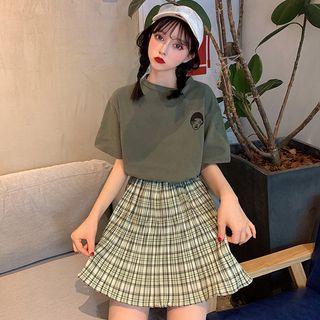 Short-sleeve Face Print T-shirt / Plaid Mini Skirt