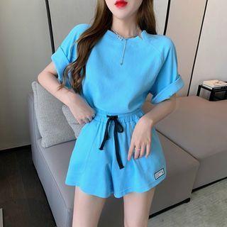 Short-sleeve Top / Drawstring Waist Shorts