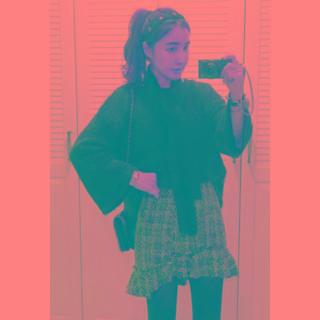 Asymmetric Ruffle-hem Tweed Mini Skirt