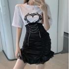 Heart Print Short Sleeve T-shirt / High Waist Crinkled Skirt