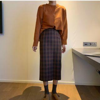 Crew-neck Sweater / Plaid Straight-fit Midi Skirt