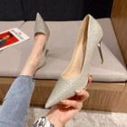 Pointed-toe Pumps