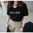Yelled Lettering V-neck T-shirt