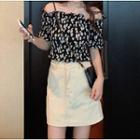 Flower Print Off-shoulder Blouse Daisy - Black - One Size