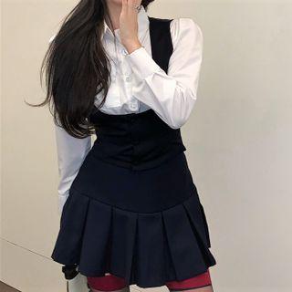 U-neck Vest / Plain Blouse / Pleated Skirt