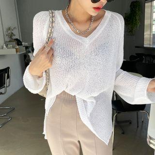 V-neck Dip-back Boucl  Knit Top