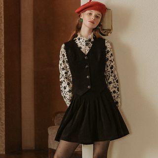 V-neck Single-breasted Vest / Pleated Mini A-line Skirt