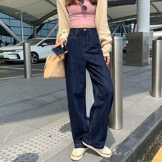 High-waist Straight-cut Jeans / Cropped Tank Top