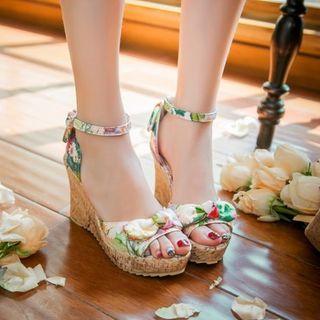 Print Wedged Sandals