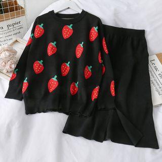 Set: Strawberry-print Loose-fit Sweater + Midi Skirt Black - One Size
