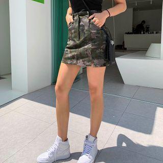 Slit-hem Camouflage / Python A-line Skirt