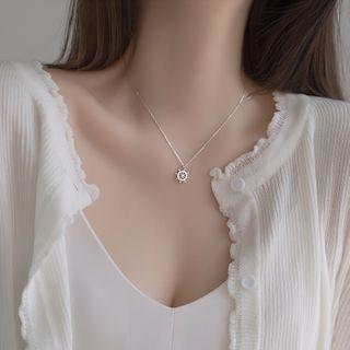925 Sterling Silver Wheel Pendant Necklace